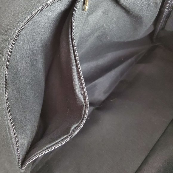 Alice + Olivia Daisy Print Large Multi-Pocket Duffel Bag - Picture 12 of 13